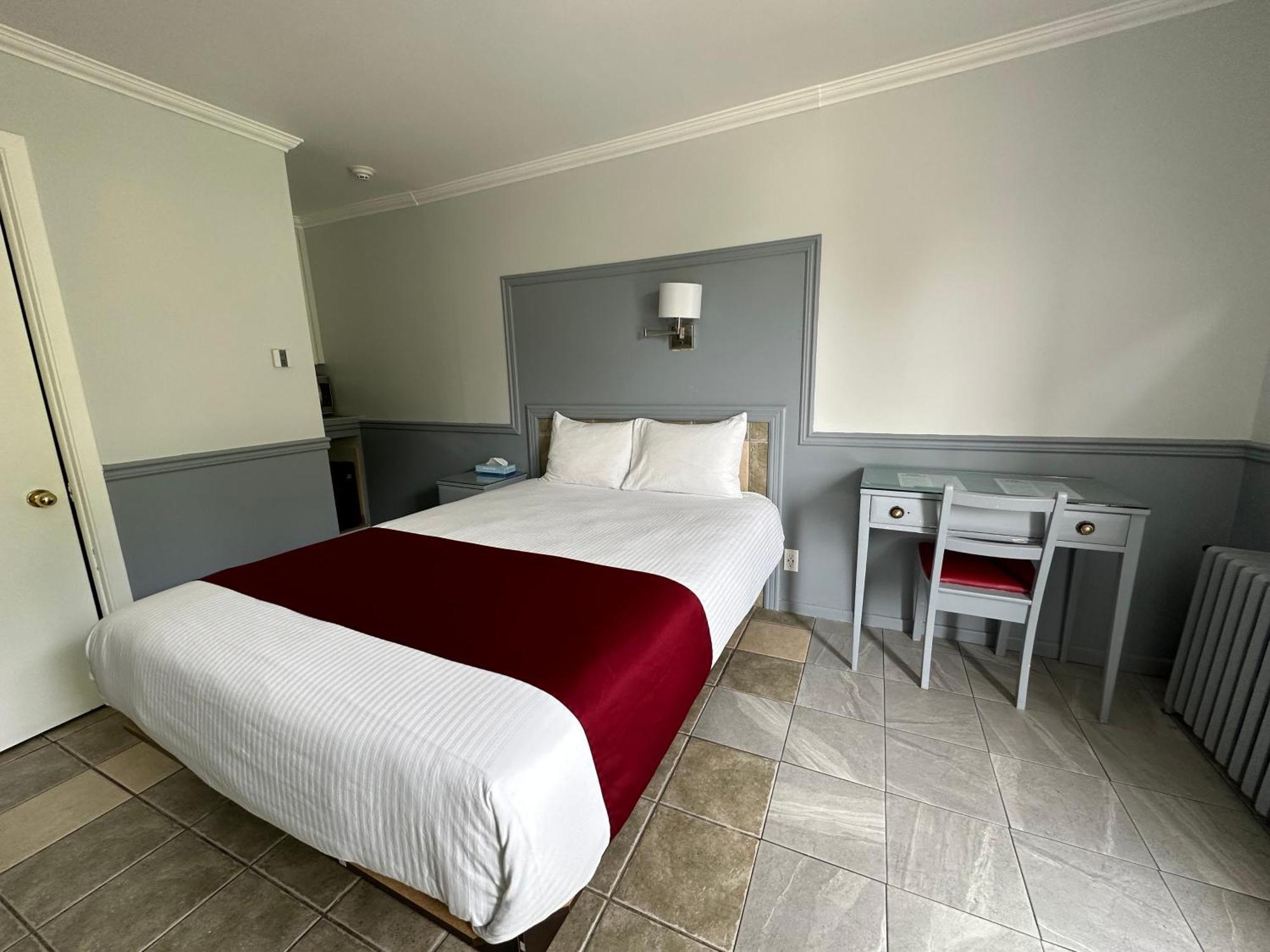 Motel Le Refuge Шербрук Екстер'єр фото